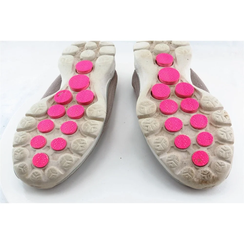 Skechers Womens Walking Shoes Size 8.5‎ Beige Fabric Slip On Lightweight Comfort
